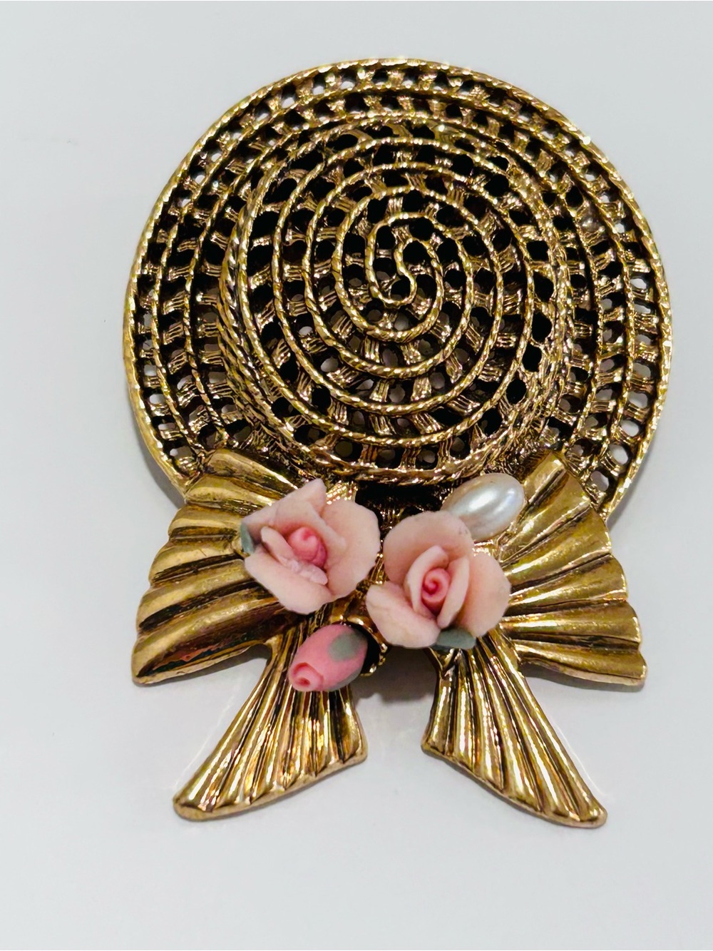 Vintage 1928 Faux Pearl Porcelain Rose Brooch Pin Goldtone Straw Hat Feminine